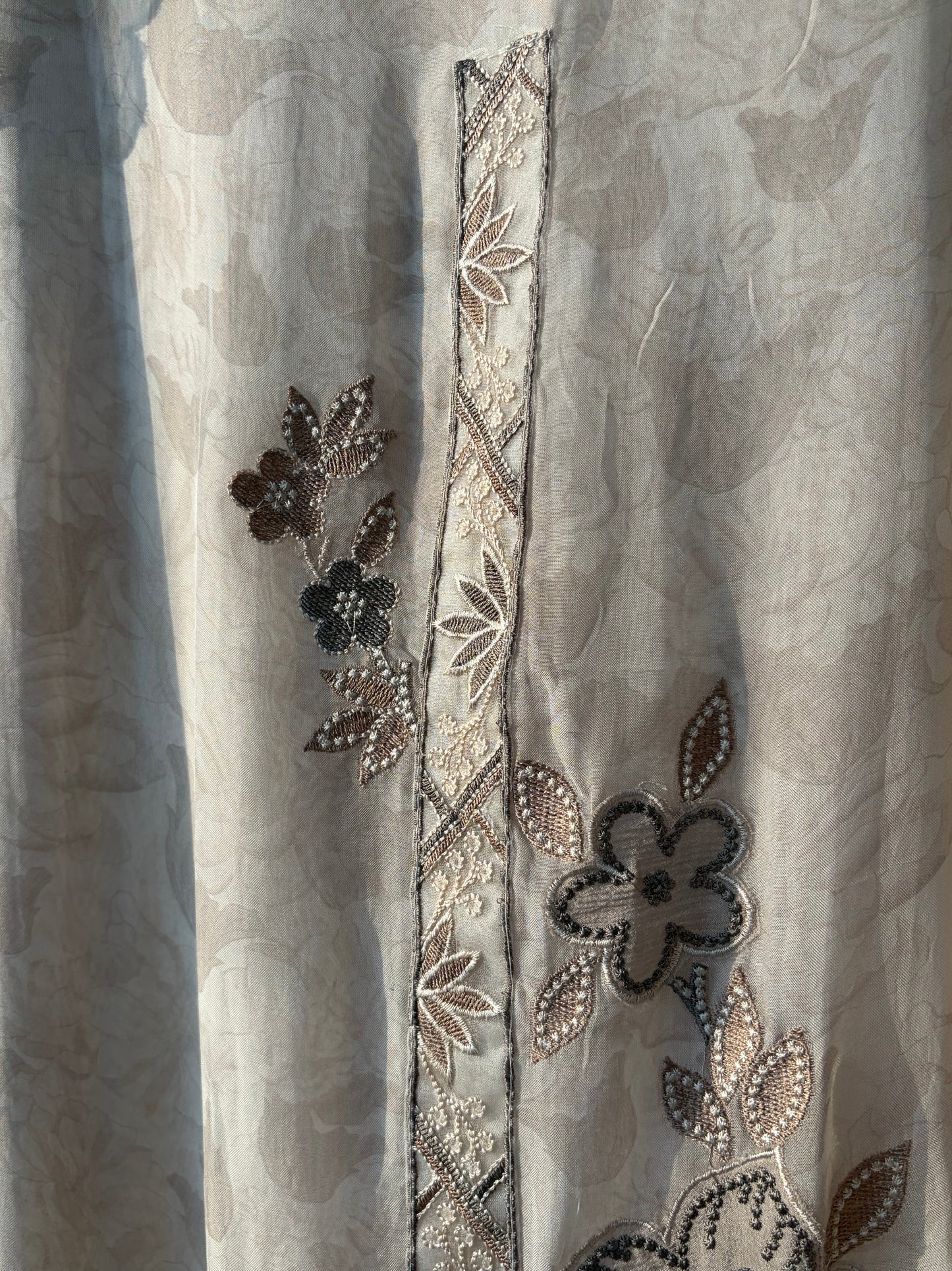 Off White Applique Organza Semi Stitched Suit