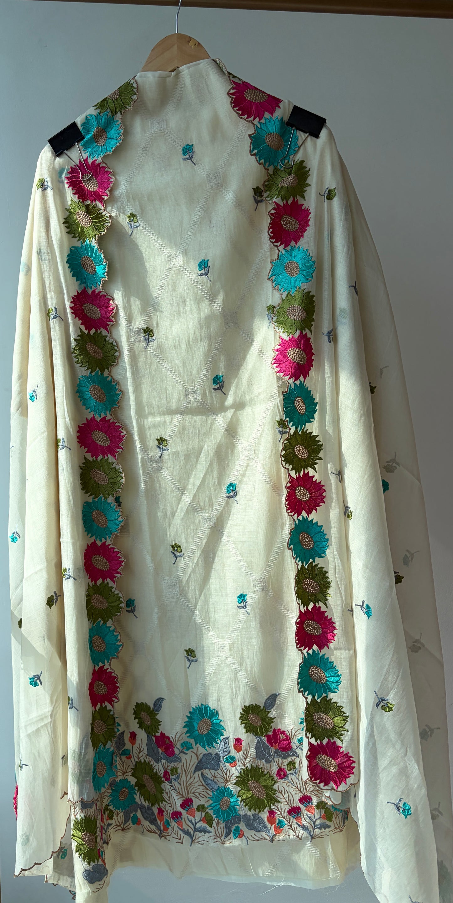 Off White Mul Chanderi Semi Stitched Suit