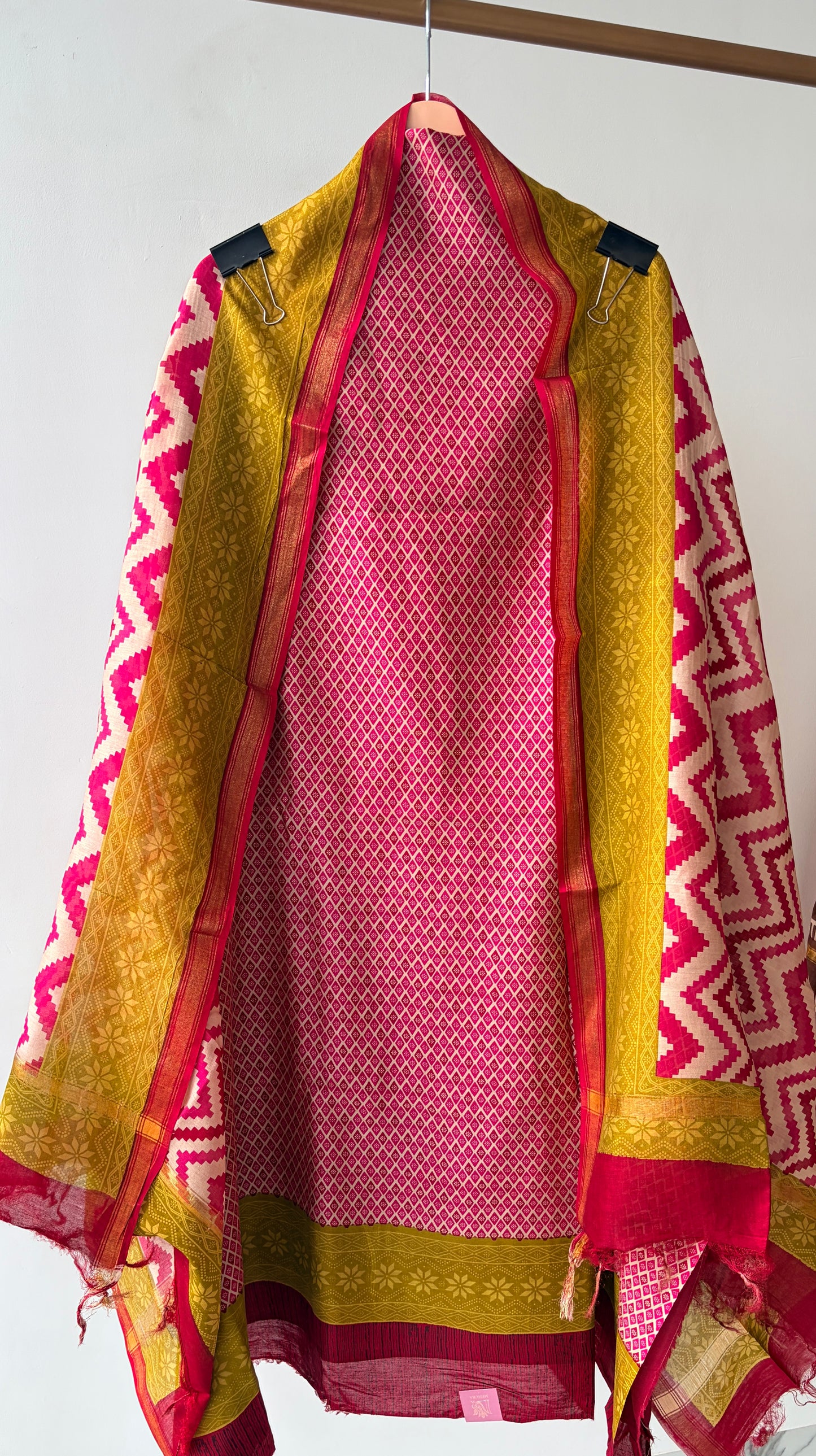 Red Maheshwari Silk Unstitched Suit